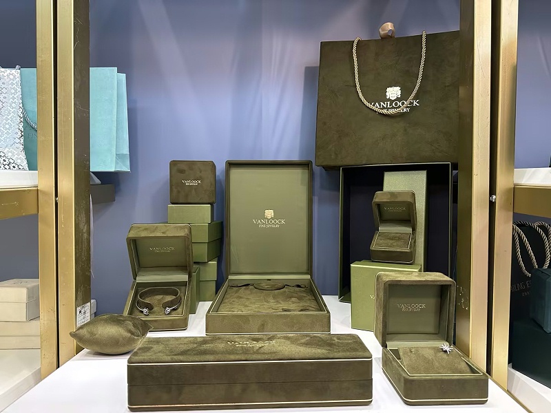 8349b0f0-6960-4979-91c9-51a0a991b548